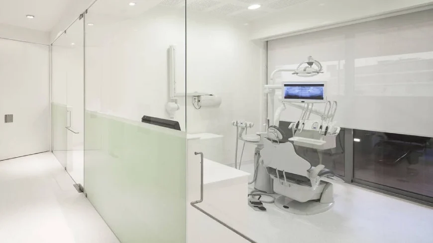 کاربردهای پارتیشن شیشهای در مطب